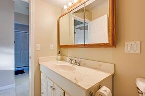 Lakefront Hartland Cottage w/ Patio & Fire Pits!