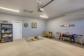 Kingman Getaway w/ Patio Near Route 66!