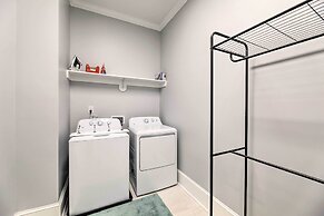 Gorgeous Emerald Isle Getaway: Walk to Beach!