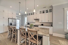 Gorgeous Emerald Isle Getaway: Walk to Beach!