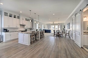 Gorgeous Emerald Isle Getaway: Walk to Beach!