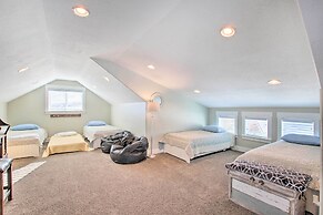 Garden City Gem: Private Hot Tub & Game Room!