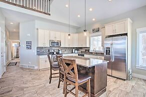 Garden City Gem: Private Hot Tub & Game Room!