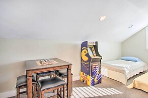 Garden City Gem: Private Hot Tub & Game Room!