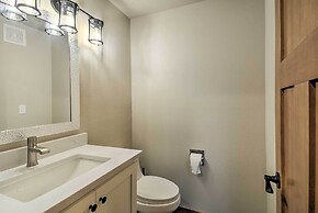 Luxurious Tacoma Retreat w/ Quartz Countertops!