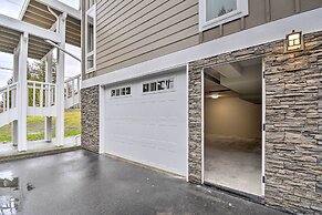 Luxurious Tacoma Retreat w/ Quartz Countertops!