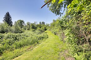 Luxurious Tacoma Retreat w/ Quartz Countertops!