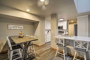 Luxurious Tacoma Retreat w/ Quartz Countertops!