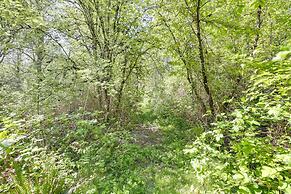 Luxurious Tacoma Retreat w/ Quartz Countertops!