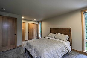 Luxurious Tacoma Retreat w/ Quartz Countertops!