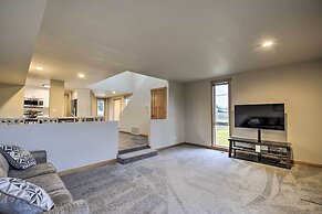 Luxurious Tacoma Retreat w/ Quartz Countertops!