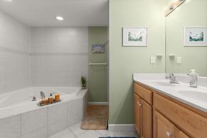 Avalon 507 3 Bedroom Condo by RedAwning