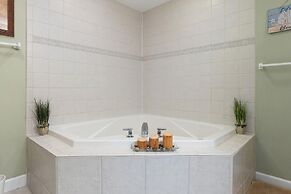 Avalon 507 3 Bedroom Condo by RedAwning