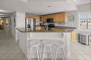 Avalon 507 3 Bedroom Condo by RedAwning