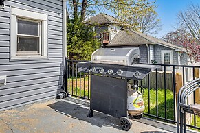 The Junction: Victorian Home in Quaint Fortville!