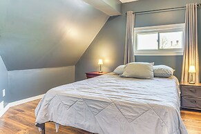 The Junction: Victorian Home in Quaint Fortville!