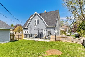 The Junction: Victorian Home in Quaint Fortville!