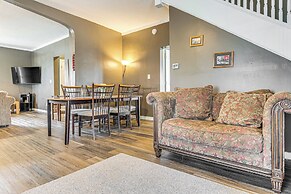 The Junction: Victorian Home in Quaint Fortville!