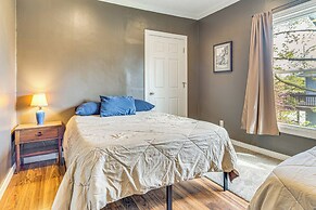 The Junction: Victorian Home in Quaint Fortville!