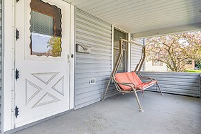 The Junction: Victorian Home in Quaint Fortville!