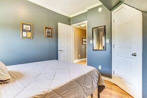 The Junction: Victorian Home in Quaint Fortville!