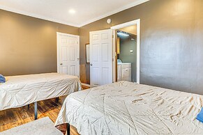 The Junction: Victorian Home in Quaint Fortville!