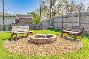 The Junction: Victorian Home in Quaint Fortville!