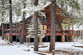 Charming Pinetop Gem w/ Fireplace & Game Room