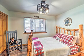 Pinetop Retreat w/ Fire Pit & Game Room!