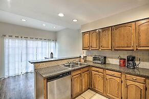 Comfortable Dallas Condo Close to Attractions