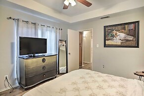 Comfortable Dallas Condo Close to Attractions