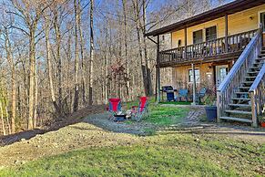 Charming Beacon Apt w/ Fire Pit: Near Hiking!