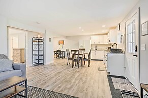 Charming Beacon Apt w/ Fire Pit: Near Hiking!