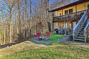 Charming Beacon Apt w/ Fire Pit: Near Hiking!