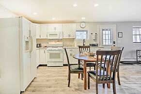 Charming Beacon Apt w/ Fire Pit: Near Hiking!