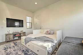 Phoenix Casita: 2 Mi to State Farm Stadium!