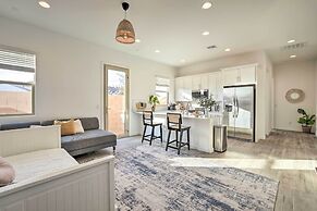 Phoenix Casita: 2 Mi to State Farm Stadium!