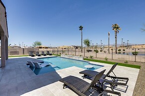 Private Pool & Grill: Modern Goodyear Retreat