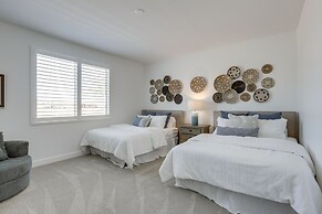 Private Pool & Grill: Modern Goodyear Retreat