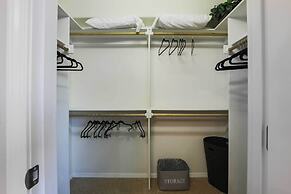 Charming Anchorage Townhouse w/ Fire Pit!