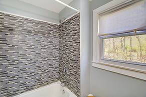 Virginia Getaway - Deck, Grill & Mountain Views!