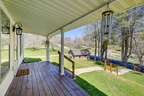 Virginia Getaway - Deck, Grill & Mountain Views!