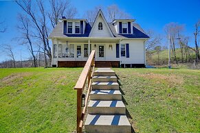 Virginia Getaway - Deck, Grill & Mountain Views!