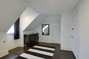 North Wildwood Home w/ Porch ~ 3 Blocks to Beach!