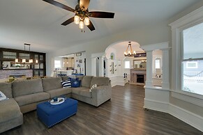 North Wildwood Home w/ Porch ~ 3 Blocks to Beach!