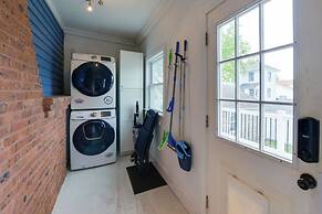 North Wildwood Home w/ Porch ~ 3 Blocks to Beach!