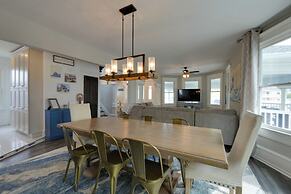 North Wildwood Home w/ Porch ~ 3 Blocks to Beach!
