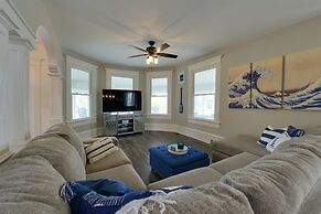 North Wildwood Home w/ Porch ~ 3 Blocks to Beach!