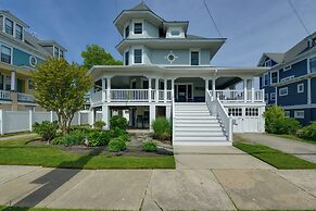 North Wildwood Home w/ Porch ~ 3 Blocks to Beach!