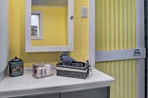 Colorful Bisbee Home w/ Patio ~ 1 Mi to Dtwn!